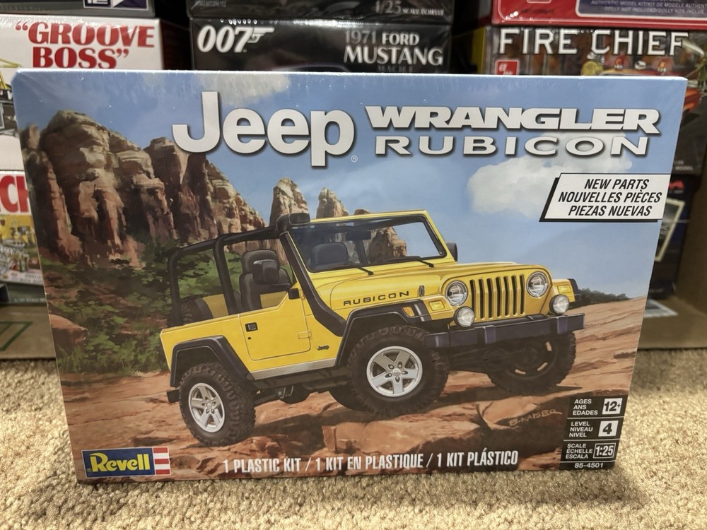 Revell Jeep Wrangler Rubicon Plastic Model Kit 1:25 Scale 85-4501