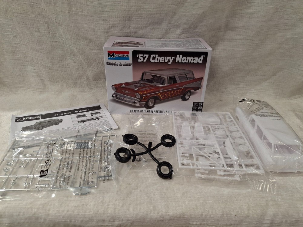 Monogram 1957 Chevy Nomad Classic Cruiser 1/24 Scale NOB New Open Box
