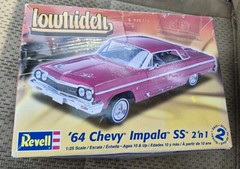Revell ’64 Chevy Impala Lowrider 2 ’n 1 1:25 Unassembled Kit 85-2574 Open Box