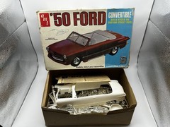 AMT 1950 Ford Convertible StreetRods 1/25 Scale Plastic Model Kit