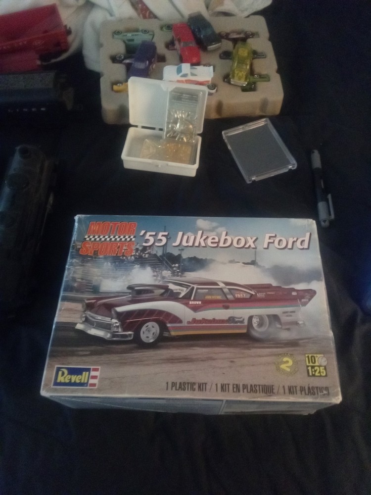 Revell 55 Ford Jukebox Model Kit 1/25 Scale