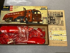 VINTAGE 1956 REVELL WHITE FRUEHAUF MOBILGAS GAS TRUCK MODEL KIT SEALED CONTENTS