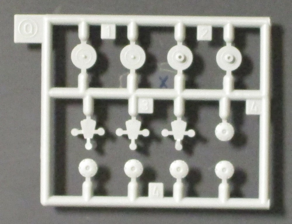 DRAGON 1/35 GERMAN Sd.Kfz.164 Nashorn – Parts Tree Q from Kit No. 6166