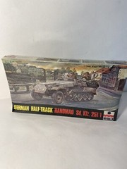 ESCI 1/72 Sd.Kfz 251/1 German Half Track Hanomag Model #8002 sealed