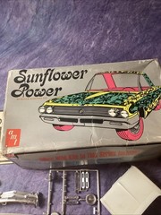VINTAGE AMT 1962 BUICK ELECTRA SUNFLOWER FLOWER POWER 1:25 MODEL KIT #T136-150!