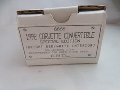 AMT ERTL 1992 Corvette Convertible Special Edition Bright Red White Interio 6666