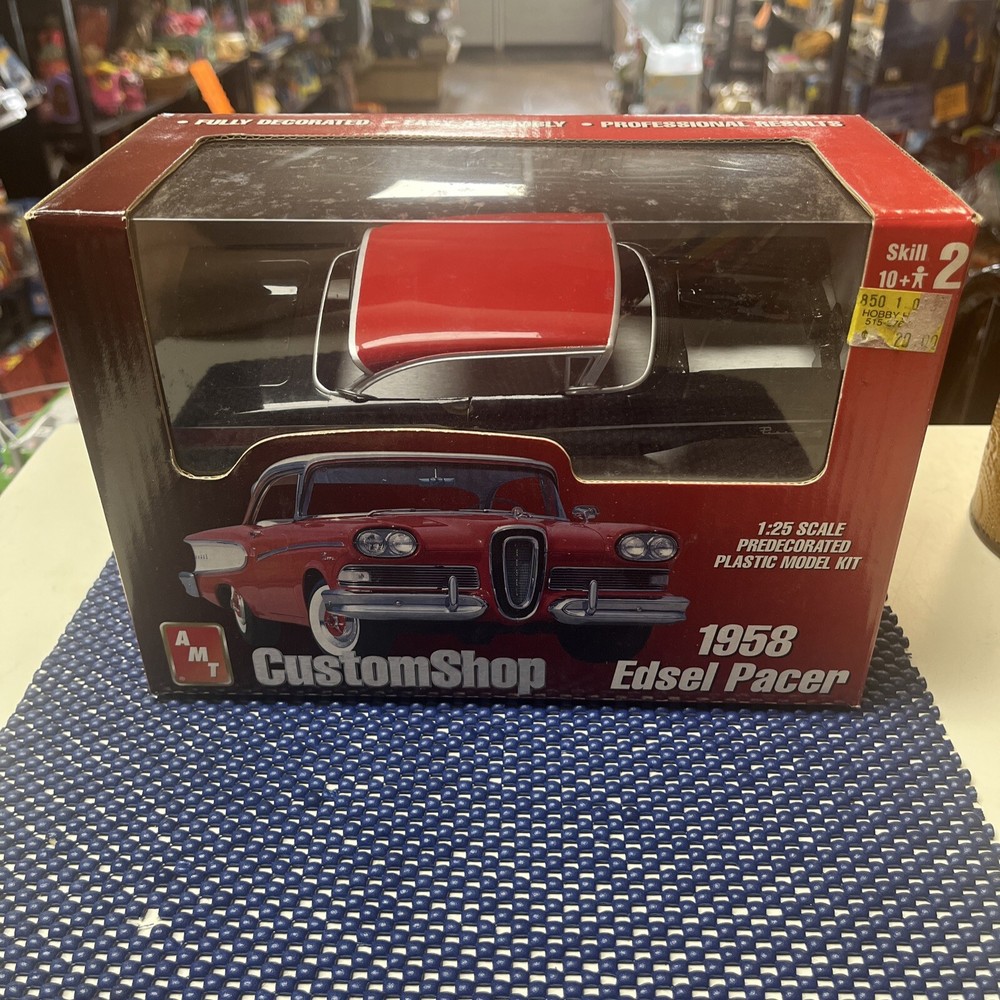 Model Kit # 30245 Customshop 1958 Edsel Pacer AMT 1:25 Scale Model ’58