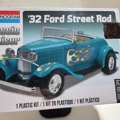 1932 Ford Street Rod Classic Cruiser Model Car Kit by Monogram 1:24 Scale.