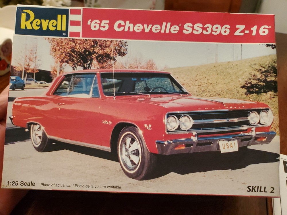 Revell ‘65 Chevelle SS396 Z-16 Model Car Kit New Open Box Complete 7611