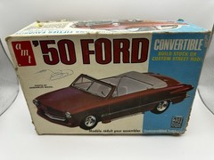 AMT 1950 Ford Convertible StreetRods 1/25 Scale Plastic Model Kit