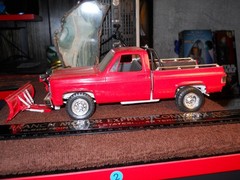 Revell 1:24 ’77 GMC Service/Plow Pickup Truck Model “As Is” Loose Parts, .!!