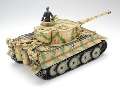 Tamiya 1/35 Military Miniature No.216 German Army Heavy Tank Tiger I Early Type
