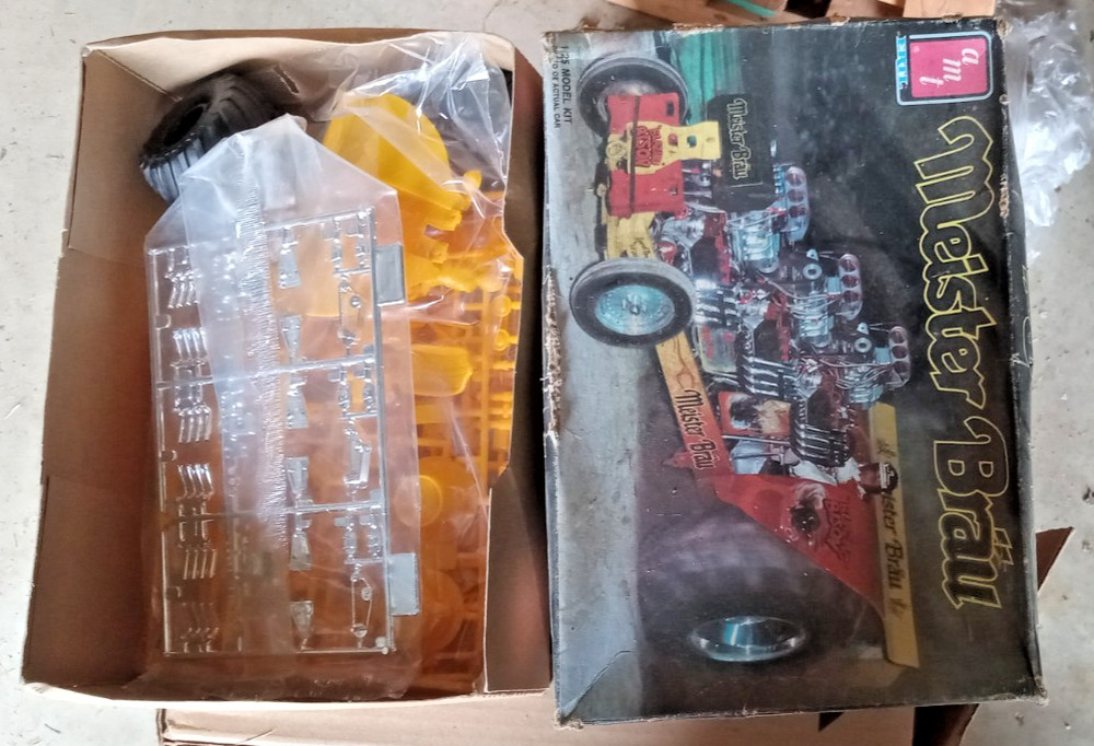 Amt Meister Brau 1/25 scale open kit sold as parts only
