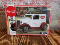 MPC -1/25 scale- 1932 Ford Sedan -Delivery Truck -Coca-Cola , New model kit