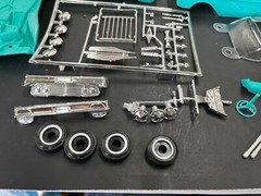 #122 Hubley 154k 1960 Ford Country Sedan Station Wagon Vintage 1/25 McM KIT NIOB