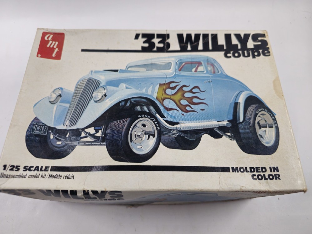 Vintage 1979 AMT 1933 Willys Coupe 1/25 Model Kit #2402 Collectible