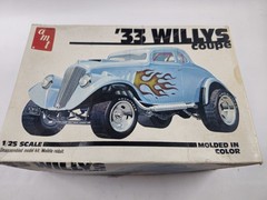 Vintage 1979 AMT 1933 Willys Coupe 1/25 Model Kit #2402 Collectible