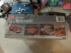 AMT Walmart Pickup 2 Pack 72 GMC/C1500 Sportside 1:25 Model Kits