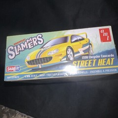 AMT 1/25 1998 Chrysler Concorde Slammers Street Heat Model Kit AMT1227-NEW