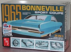 1965 PONTIAC Bonneville 1/25 MODEL KIT NEW Perfect!