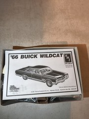 A10B AMT ERTL 1966 Buick Wildcat Model Kit #31222 NIOB