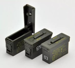 TomyTec Little Armory 1/12 LD004 MILITARY HARD CASE (2pcs) Model Kit