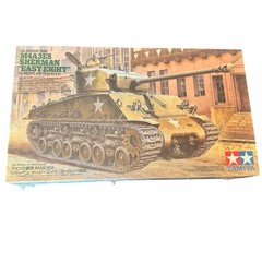 TAM35346 1:35 Tamiya M4A3E8 Sherman “Easy Eight” European Theater 4906-open Box