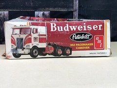 AMT Peterbilt 1:25 BUDWEISER 352 PACEMAKER CABOVER Truck Kit T551 ~Started AS-IS