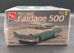AMT 1957 Ford Fairlane 500 Car Model Kit 8028 New Factory Sealed 1/25 Scale 1993