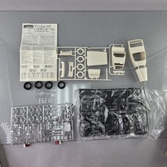 Monogram 2305 1/24 1932 Cadillac V-16 Dual Cowl Phaeton Model Kit Vintage OPEN