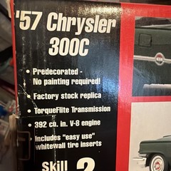 AMT CustomShop ’57 Chrysler 300C Model Kit, 1/25 Scale, Green Kit#30247, Sealed