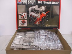 AMT Pro Shop 1957 Corvette Fuel Injected 283 Small Block 1/6