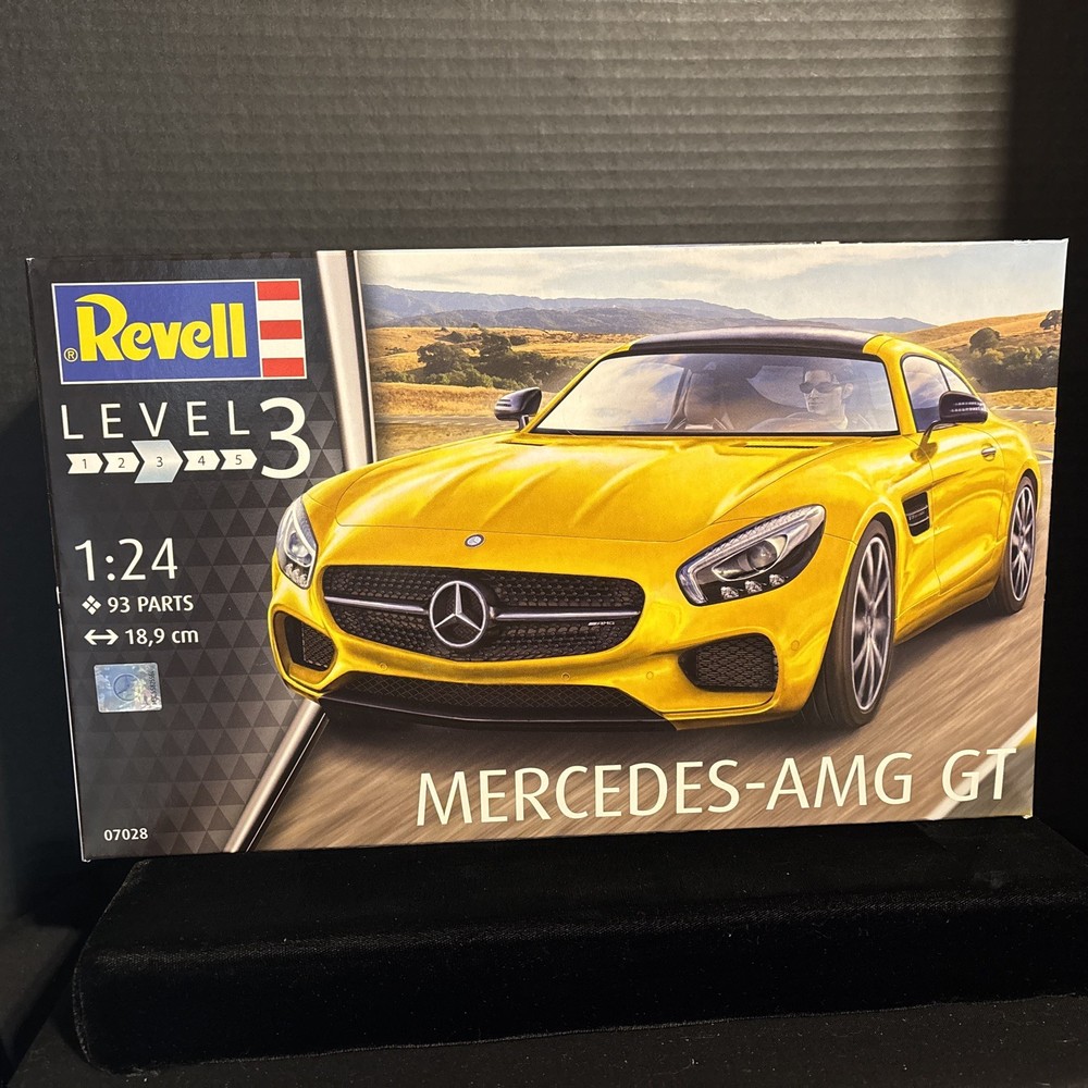 REVELL 07028 MERCEDES-AMG GT MODEL KIT-NIB-1:24 SCALE