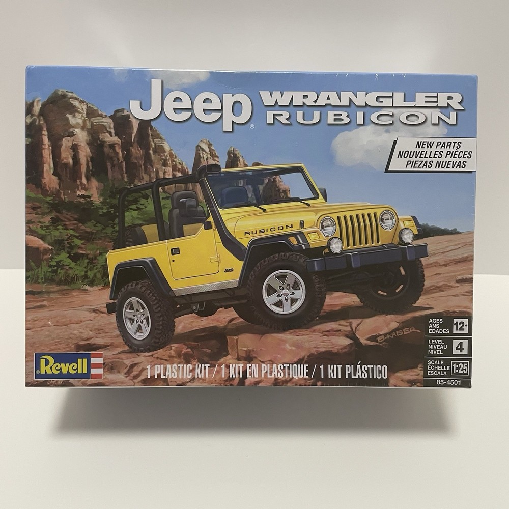 Revell Jeep Wrangler Rubicon 1:25 Scale Plastic Model Kit 85-4501 New Sealed