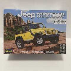 Revell Jeep Wrangler Rubicon 1:25 Scale Plastic Model Kit 85-4501 New Sealed