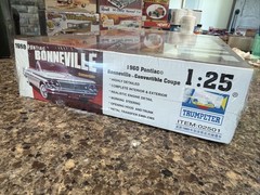 TRUMPETER 1960 PONTIAC BONNEVILLE CONVERT FACTORY SEALED KIT!! CIRCA 2003! VMCP!