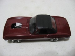 AMT/ERTL Maroon 1963 Chevrolet Corvette Conv 1/25 Scale Built Model Kit #6774