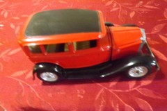 HUBLEY FORD 4 DOOR SEDAN METAL MODEL KIT HOT ROD PARTS REPAIR 1:20 JUNKYARD RED