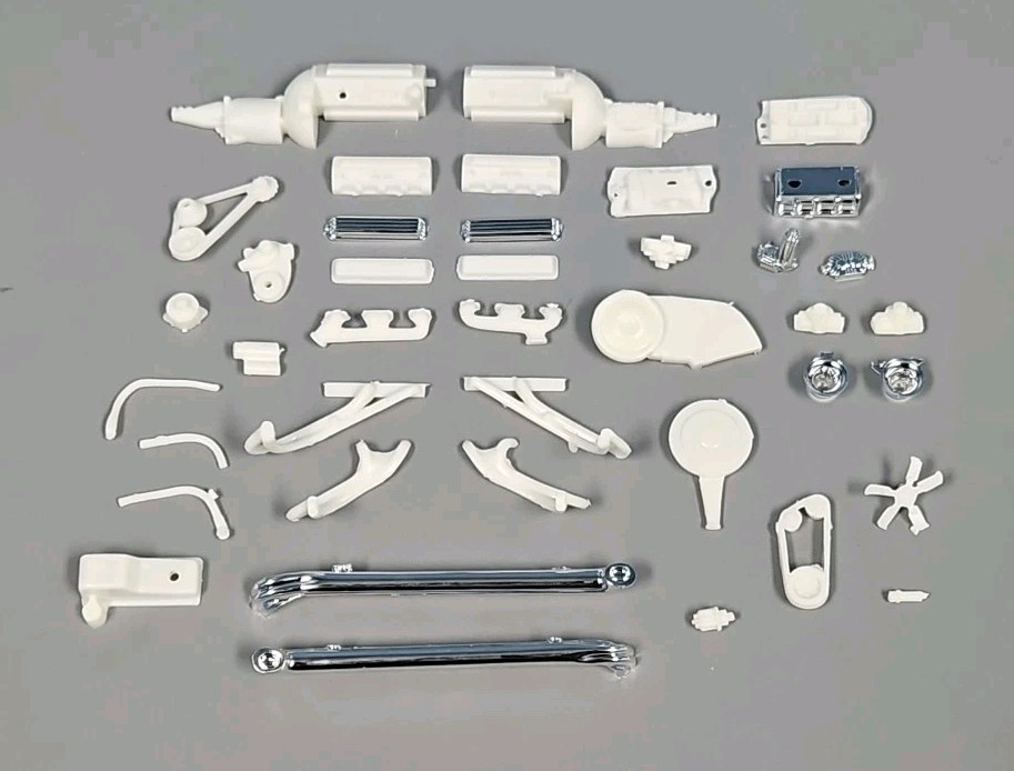 AMT 1/25 1968 CHEVROLET CAMARO Z/28 2-IN-1 ENGINE AND RELATED PARTS