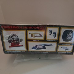 New AMT 1:25 1957 Ford Thunderbird T-Bird Convertible 3-in-1 Model Kit AMT1397