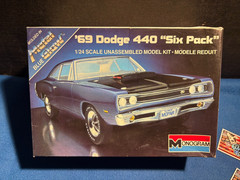 1/24 MONOGRAM 1969 DODGE 440 SIX PACK SUPER BEE BLUE MODEL CAR KIT OPEN B4