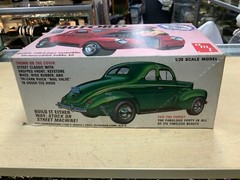 AMT 1940 Ford Coupe Street Rods 1/25 Scale Model Kit – Preowned see photos
