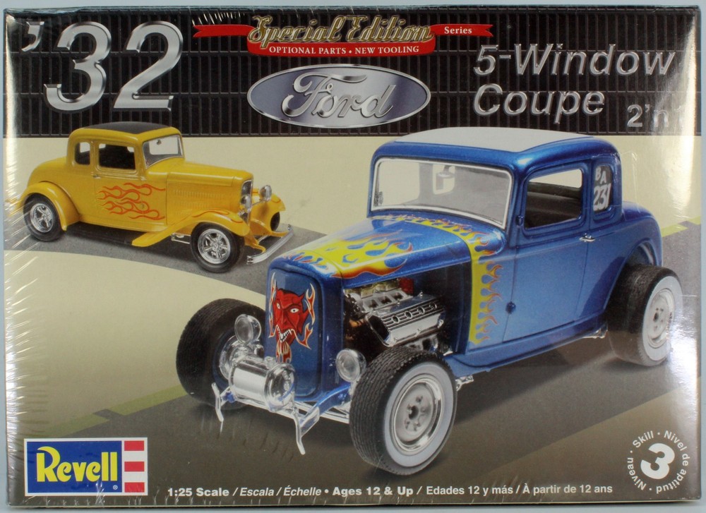 1932 Ford 5 window coupe 2 in 1 Revell 1:25 kit 85-4228 FACTORY SEALED
