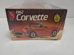 AMT ERTL 1/25 – 1962 CORVETTE 3 IN 1 – Plastic Model Kit – 6521 – New