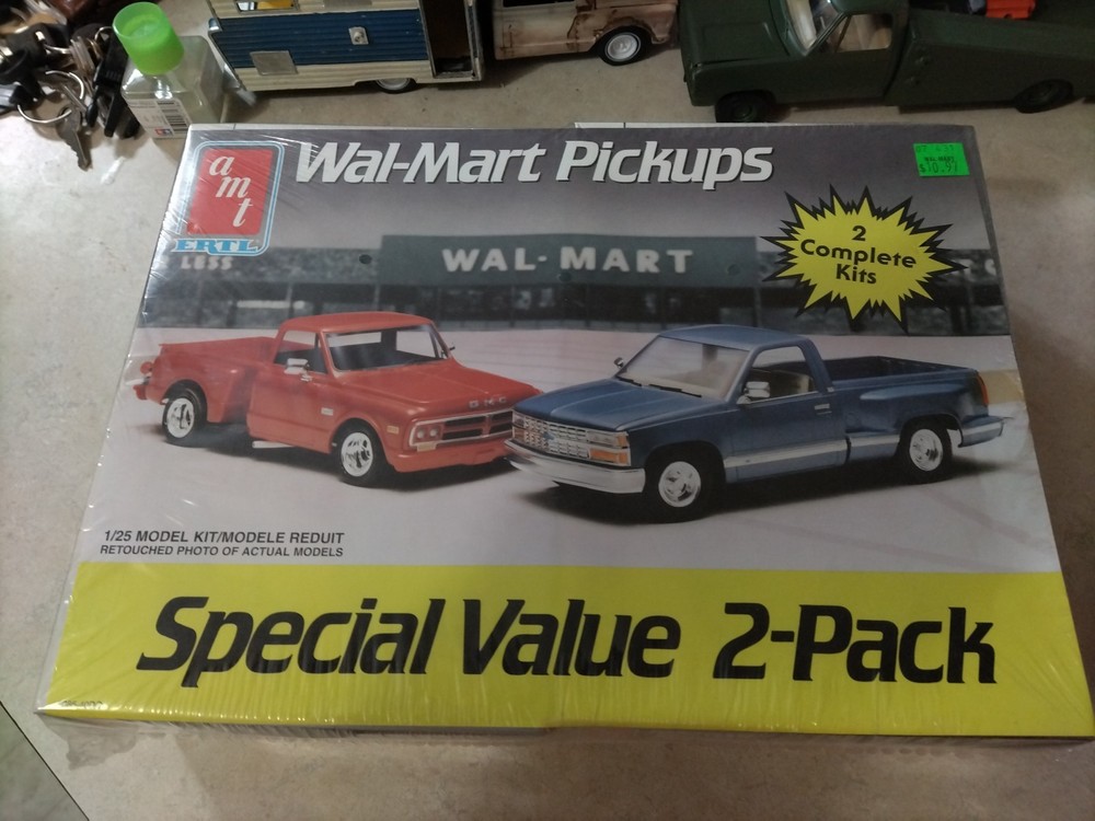 AMT Walmart Pickup 2 Pack 72 GMC/C1500 Sportside 1:25 Model Kits