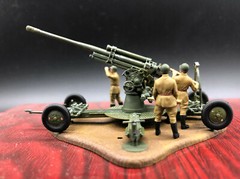 1：72 WWII Soviet Red Army 85-mm Anti-Aircraft Cannon With Crew Painted Model New