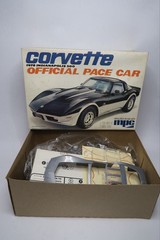 Vintage MPC 1978 Indianapolis 500 Official Corvette Pace Car 1:25 Model Kit B21