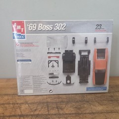 AMT/Ertl’69 Boss 302 Pre-Painted Metal Body 1998 1:25 Model Kit Sealed Mustang