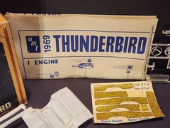 AMT 1969 Ford Thunderbird HT 1/25 Scale Model Kit – Nice Unbuilt Kit, Fair Box