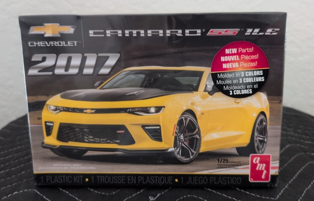 AMT 2017 CHEVROLET CAMARO SS 1LE 1/25 Model Kit Car AMT1074 NEW IN SEALED BOX